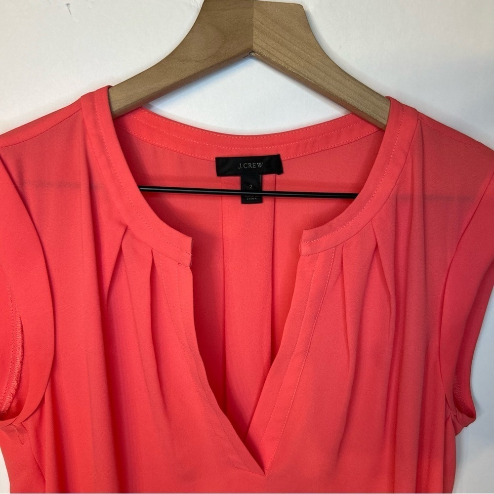 J.Crew Women’s Coral Pink Split Neck Sleeveless Top, Size 2 - Picture 2 of 9